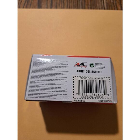 2007 Dale Earnhardt Jr #8 Budweiser Stars Stripes NASCAR 1:87 Die-Cast Race Car - Picture 4 of 6